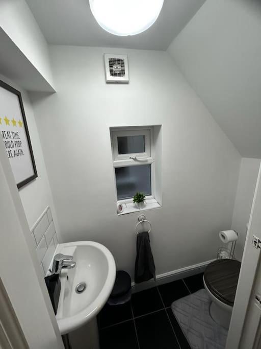 Lovely 5Br Home In Manchester. Close To The City 외부 사진