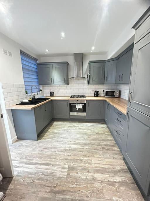 Lovely 5Br Home In Manchester. Close To The City 외부 사진